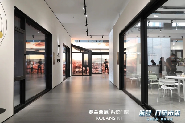 罗兰西尼系统门窗以创新唤醒生活的热情！