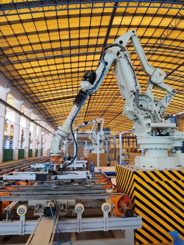 重磅喜讯｜90度瓷砖荣膺2021年度“陶瓷一线品牌”