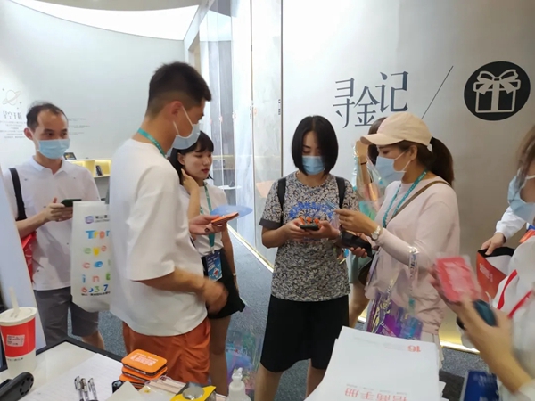 潭洲展|金丝玉玛K金星空岩板等新品大受好评
