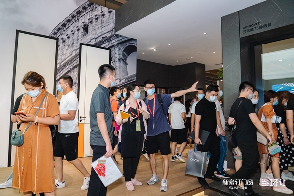 新豪轩门窗|德国红点奖空降广州建博会!