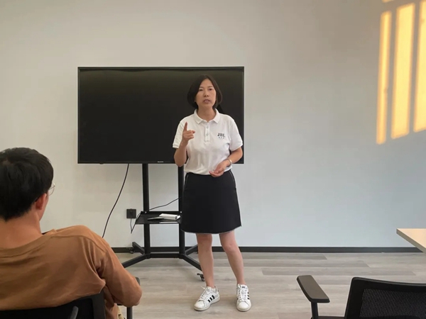 JBL金佰利睡眠窗帘学习会“卓有成效的管理者”7-8章课程圆满结束