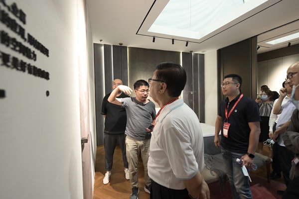 伯艺木门新品发布会 | 你看，东方是____?