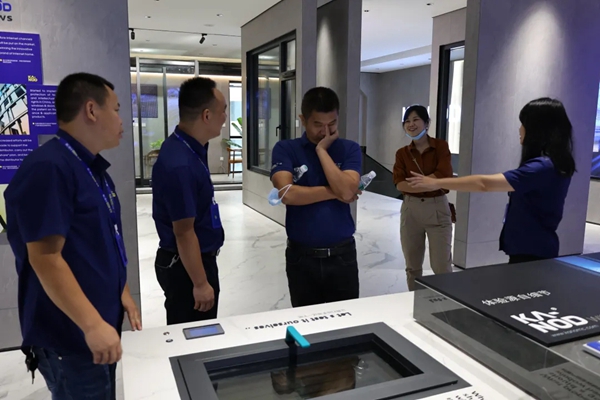 全新升级后的卡诺门窗，迎来客商参观加盟浪潮，一波接一波！