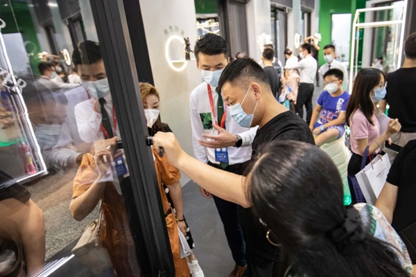 欧哲门窗斩获多项大奖,未来生活构想闪耀广州建博会 欧哲门窗斩获多项大奖,未来生活构想闪耀广州建博会