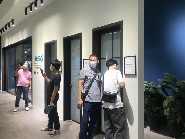 2021中国建博会(广州)丨致尚门窗邱扬波:平而不凡,简而不单