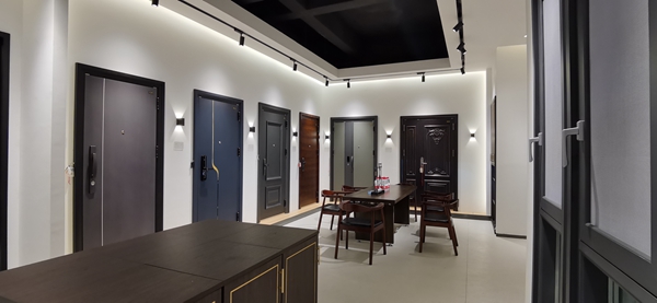 双色套装防盗门在中国建博会（广州）C区16.3-03直播《品牌优选》邀您线上同步看