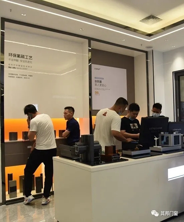中国建博会（广州）|其邦门窗极简风展馆设计清雅吸睛