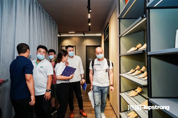 顶固全屋定制广州建博会首日盛况回顾!携“梦”领略高定智慧人居 顶固全屋定制广州建博会首日盛况回顾!携“梦”领略高定智慧人居