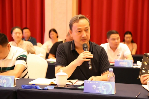 2021冠珠陶瓷核心经销商峰会圆满举办! 2021冠珠陶瓷核心经销商峰会圆满举办!