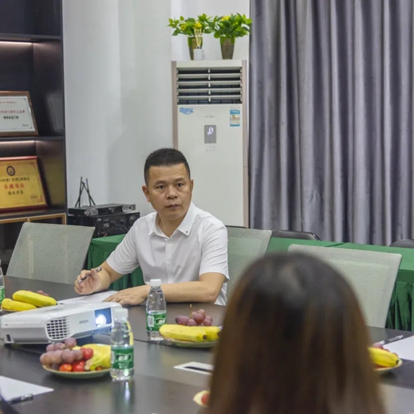 德技优品门窗:中国建筑材料流通协会莅临交流 共促发展 德技优品门窗:中国建筑材料流通协会莅临交流 共促发展