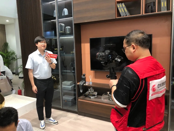 建博会首日|人潮人海中锁定兔宝宝健康家居