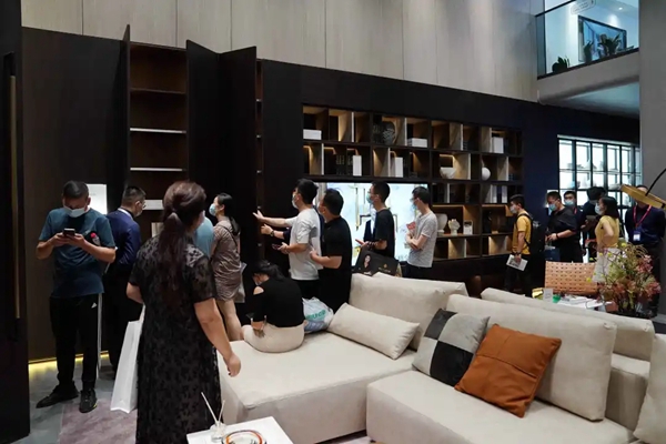 广州建博会首日盛况，玛格全屋定制惊艳亮相，引发强势围观！