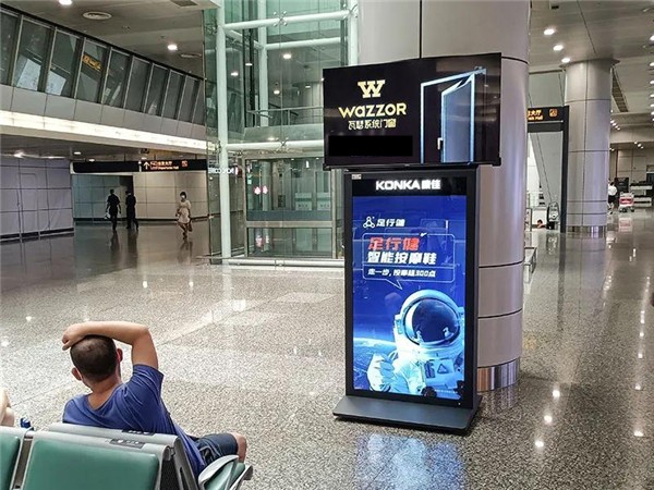 瓦瑟系统门窗全国主流机场、高炮广告密集上线