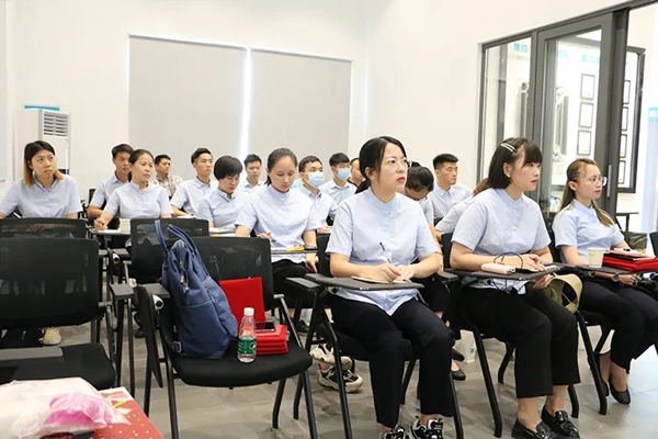 美诗固门窗月度表彰暨讲师受聘仪式召开!