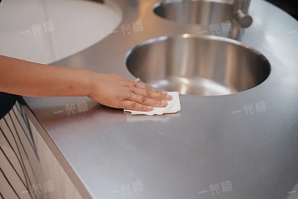 法迪奥不锈钢艺术家居|家里橱柜怎么选既好看又实用？