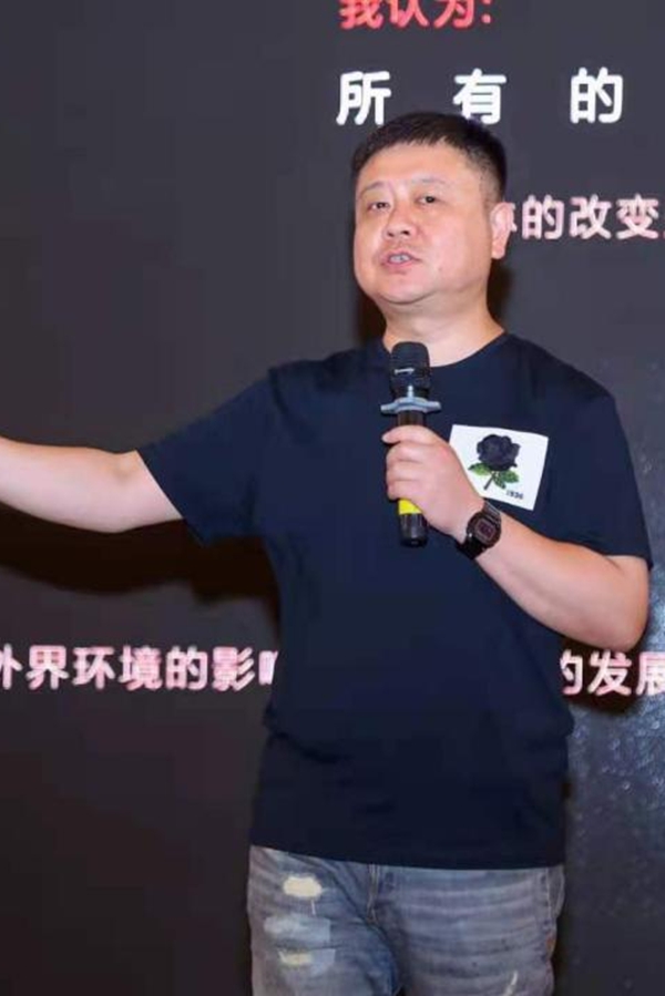 红星竹叶山店开业典礼暨邓恩涂料2022年流行色彩趋势发布会