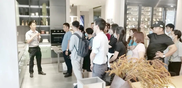 万格丽不锈钢厨柜·全屋定制终端培训“第三期特训营”圆满结业 万格丽不锈钢厨柜·全屋定制终端培训“第三期特训营”圆满结业