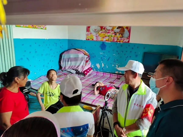 伊仕利家居山西忻州专卖店爱心捐赠,关爱残障儿童!