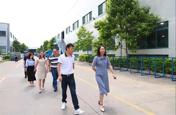 亿合门窗丨欢迎狮山镇总工会领导一行莅临参观指导