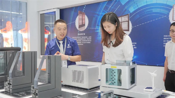 伊盾门窗|高要区政府领导莅临公司交流指导