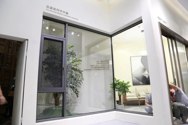 帝奥斯系统门窗：从包装到安装 解锁门窗如何渐入“家”境