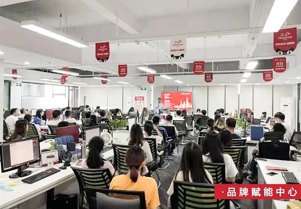 诗尼曼门窗让企业文化在身边生根发芽!
