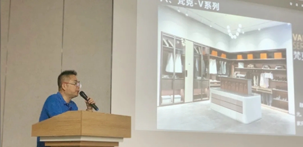 万格丽不锈钢厨柜·全屋定制终端培训“第三期特训营”圆满结业 万格丽不锈钢厨柜·全屋定制终端培训“第三期特训营”圆满结业