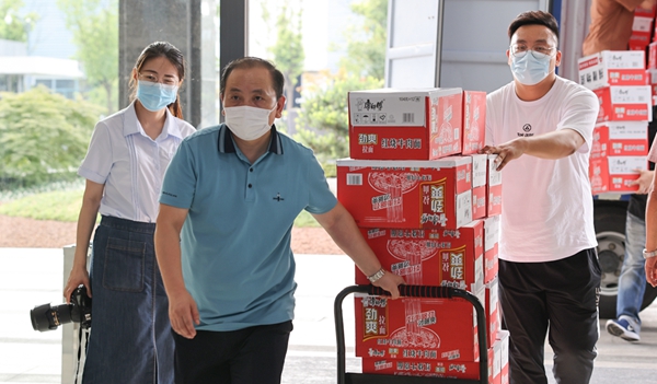 山鸣谷应 共克时艰 | 东方邦太整体家居向一线防疫工作者捐赠防疫物资 山鸣谷应 共克时艰 | 东方邦太整体家居向一线防疫工作者捐赠防疫物资