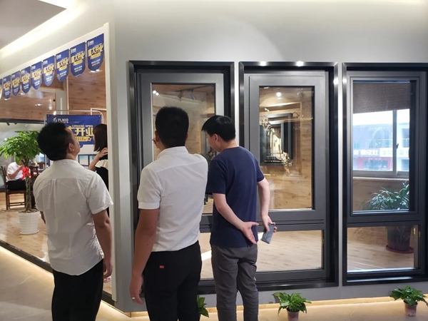 成图百灵鸟：汽车级别的门窗密封胶条，到底有什么能耐？