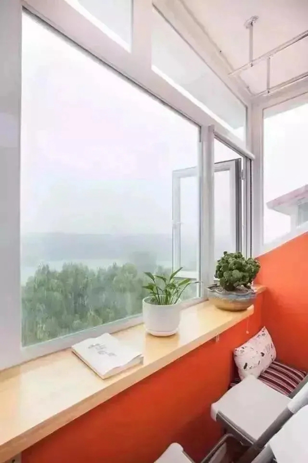 红橡树门窗：不带阳台的客厅，窗户这样设计