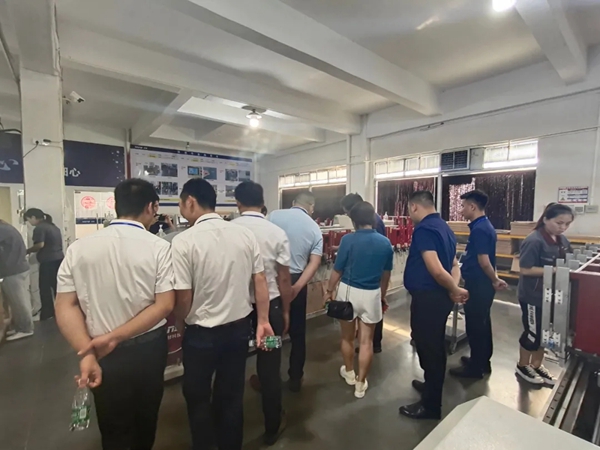 文拓国际门窗受邀赴汉狮总部参观交流！