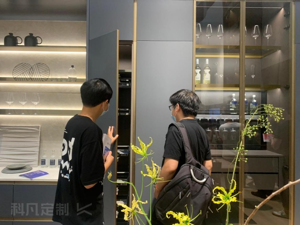 科凡定制如何应对“轻奢”“高定”风潮?如何保障经销商的良好运营? 科凡定制如何应对“轻奢”“高定”风潮?如何保障经销商的良好运营?