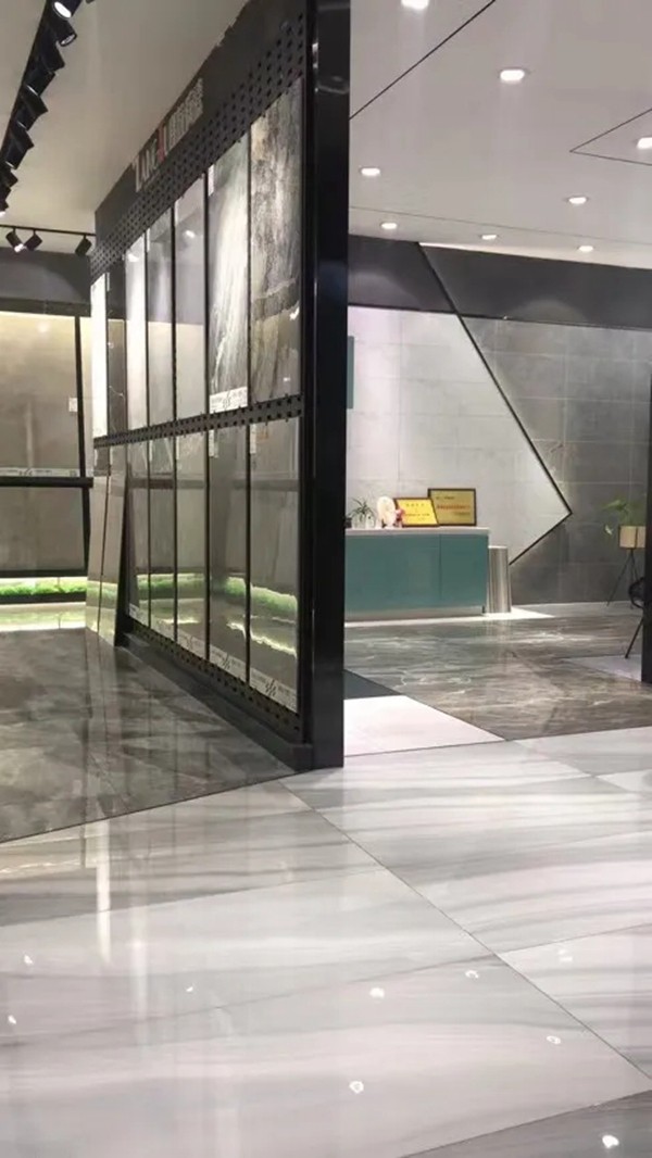 稳扎根基，才能逆势生长—专访朗途瓷砖安徽合肥旗舰店总经理张彩景