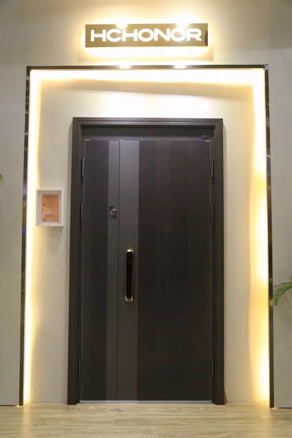 鸿创安全门通过ISO9001质量管理体系和ISO14001环境管理体系双项认证