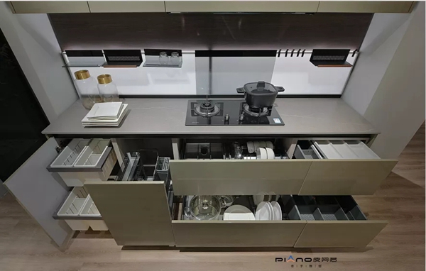 皮阿诺收纳橱柜/全屋定制|五金件这样挑选，你家定制的衣柜和橱柜耐用又实惠！