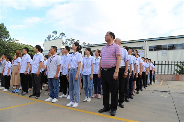 帝奥斯系统门窗第三季度升旗仪式暨员工表彰大会顺利举办 帝奥斯系统门窗第三季度升旗仪式暨员工表彰大会顺利举办