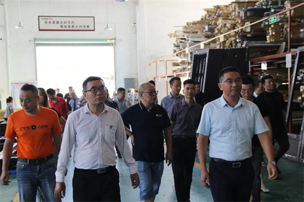 慧宁门窗丨佛山市门窗业协会副会长兼秘书长户诚一行莅临参观交流