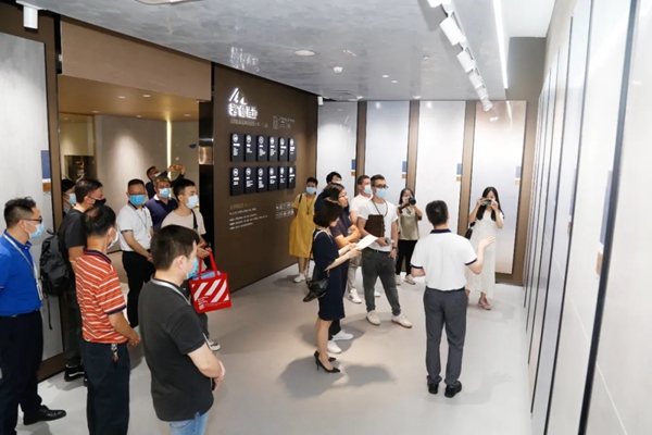 圣堡龙瓷砖（SAOPAULO U+）斩获“中意设计大赛”两项重量级大奖！