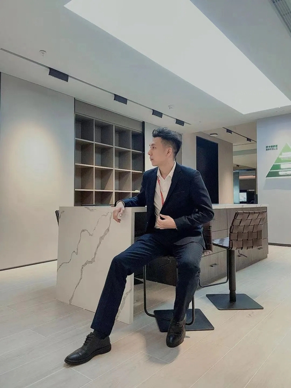 劳卡全屋定制|招商冠军的故事——不精不诚,不能动人