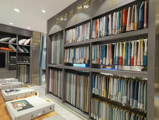 别的窗帘店都赶着成交订单，Ta说要先请客户喝杯咖啡？