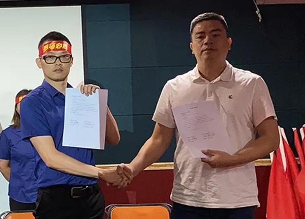 打牢坚实地基，利出一孔打胜仗丨罗马贵族门窗2021百日誓师大会圆满落幕！