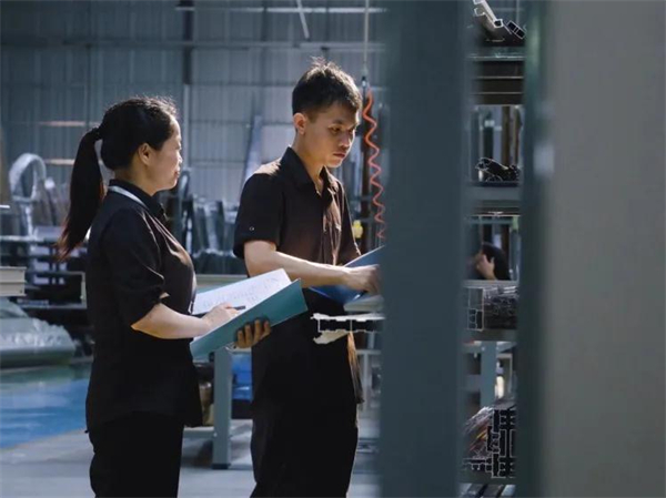 正金门窗丨正点承诺 优质服务准时到位