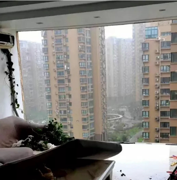 雅晟门窗：购买的门窗发生意外，玻璃碎了保险理赔！