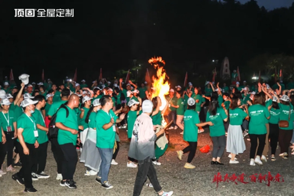 顶固全屋定制色之旅暨亲亲季6誓师大会完美收官 顶固全屋定制色之旅暨亲亲季6誓师大会完美收官