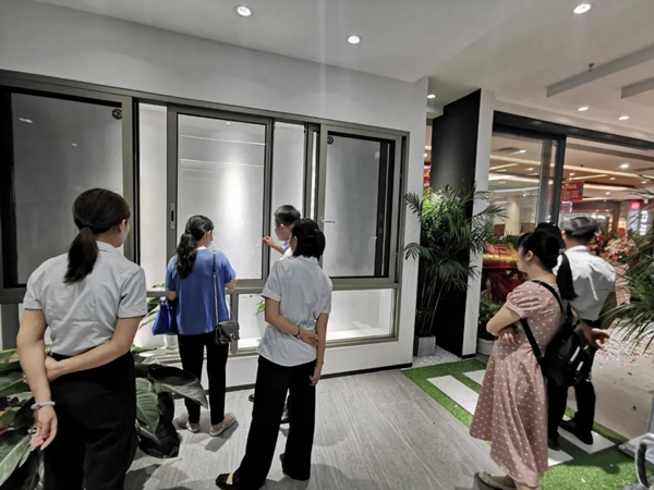 富轩全屋门窗造大商,从导购炼成经销商!