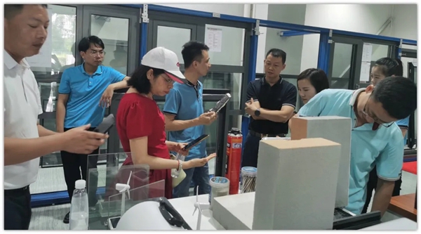 安格尔门窗高品质受东莞业主团代表点赞!