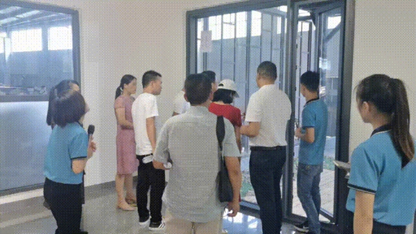 安格尔门窗高品质受东莞业主团代表点赞!
