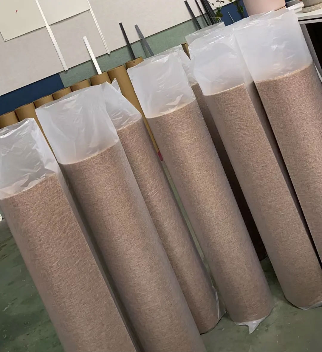 爱漫时独家专利丨第五代多功能墙饰材料，柔性自粘墙咔，一天焕新家