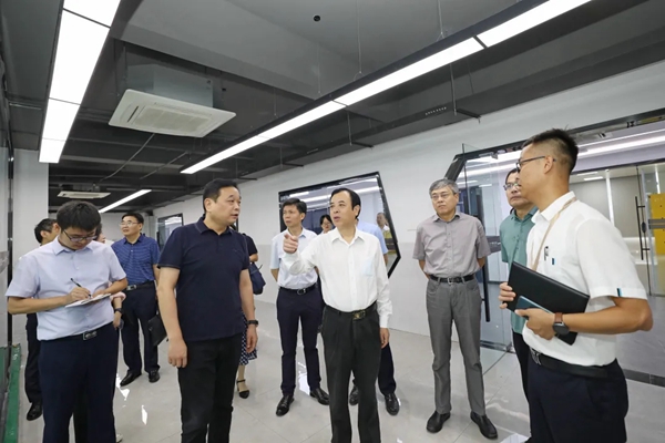 安徽省审计厅厅长罗建国率队到荣事达进行调研！