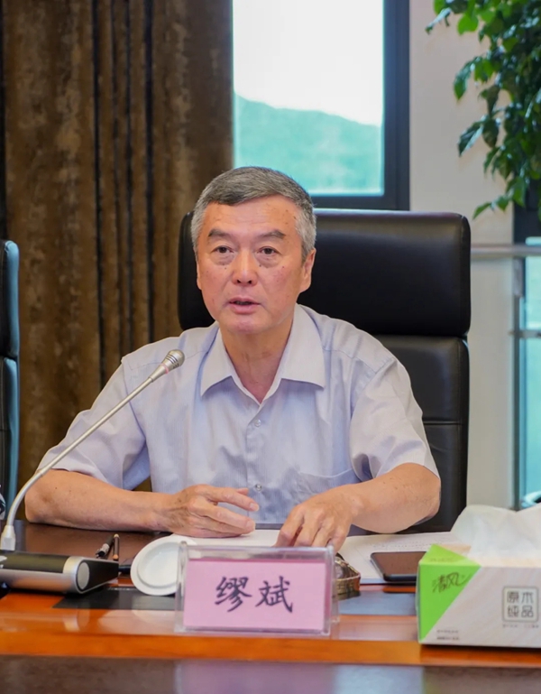 诺贝尔陶瓷“无釉瓷质砖/岩板数字化综合装饰技术”获行业专家权威鉴定！
